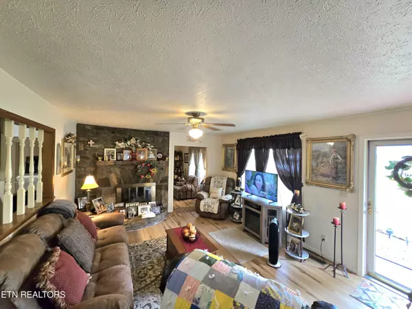 Ewing, VA 24248,340 Machine Branch Rd