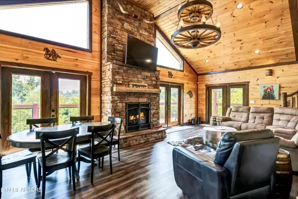Gatlinburg, TN 37738,809 Wattle Blossom WAY