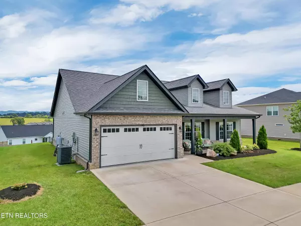 Jonesborough, TN 37659,332 Miss Maude Patton LN