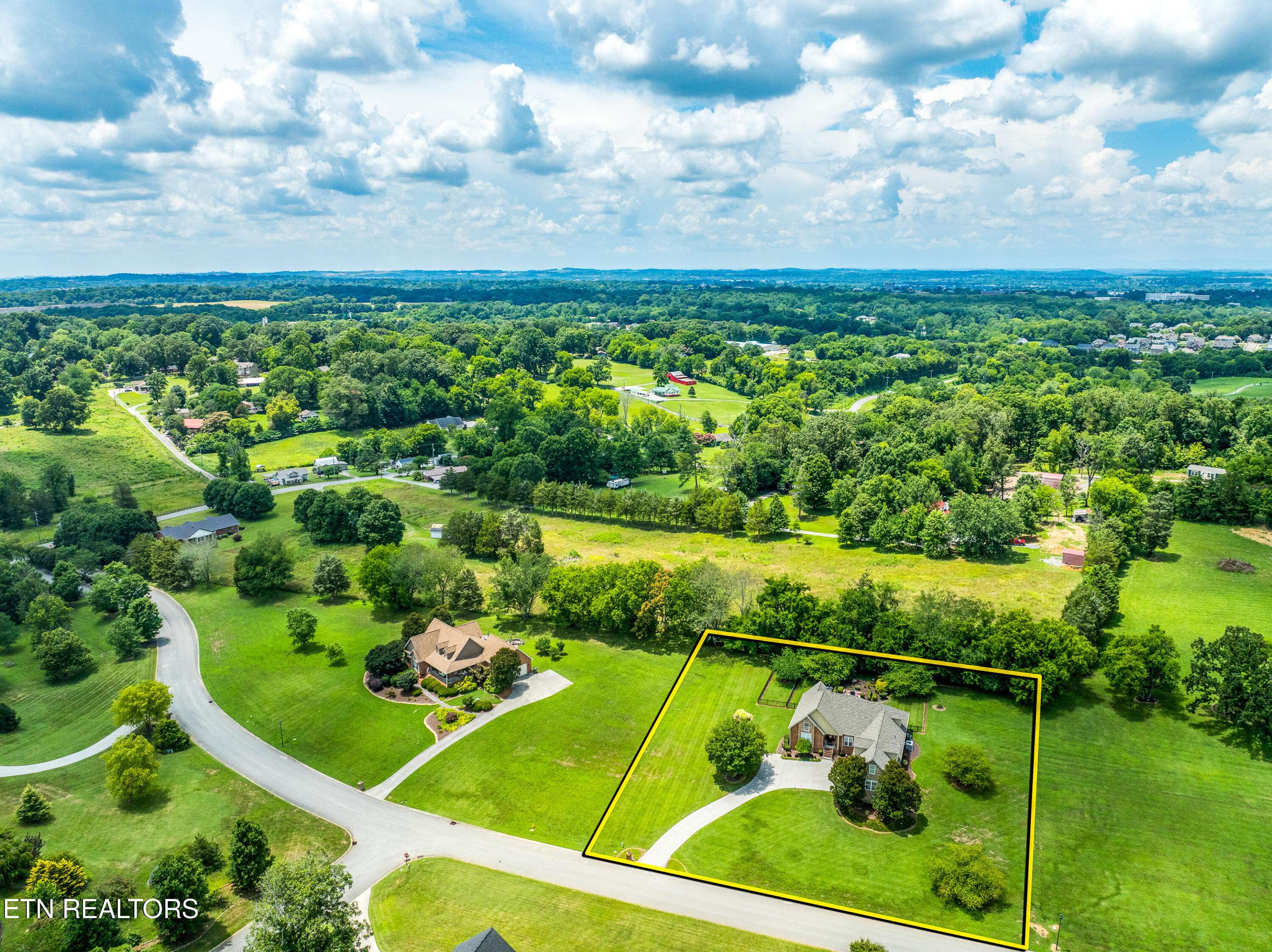 Maryville, TN 37803,507 Cypress DR