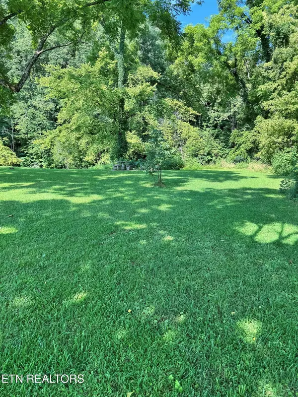 Pigeon Forge, TN 37863,River Bank Rd