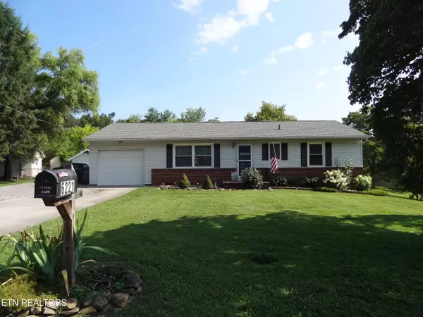 6221 Lilywood LN, Knoxville, TN 37921