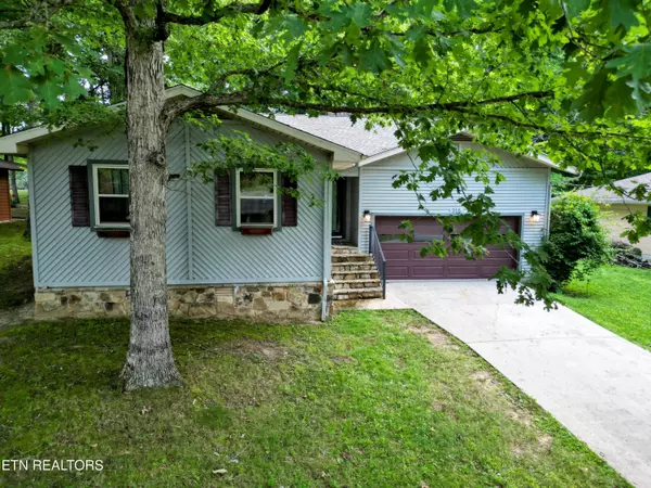 Crossville, TN 38558,215 Snead DR