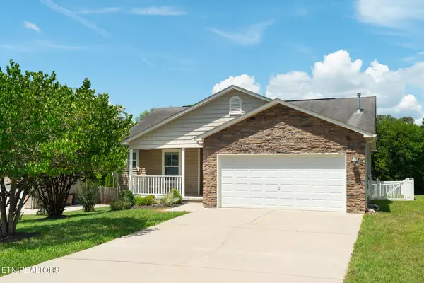 1249 Quiet Brook LN, Knoxville, TN 37914
