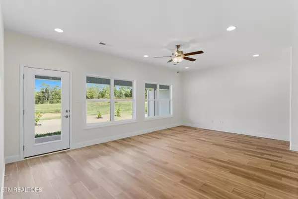 Powell, TN 37849,7352 Whispering Creek LN