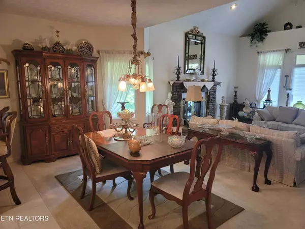 Sevierville, TN 37862,389 Maggie Mack LN