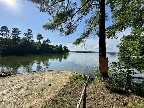 Kingston, TN 37763,105 Lakeshore View DR