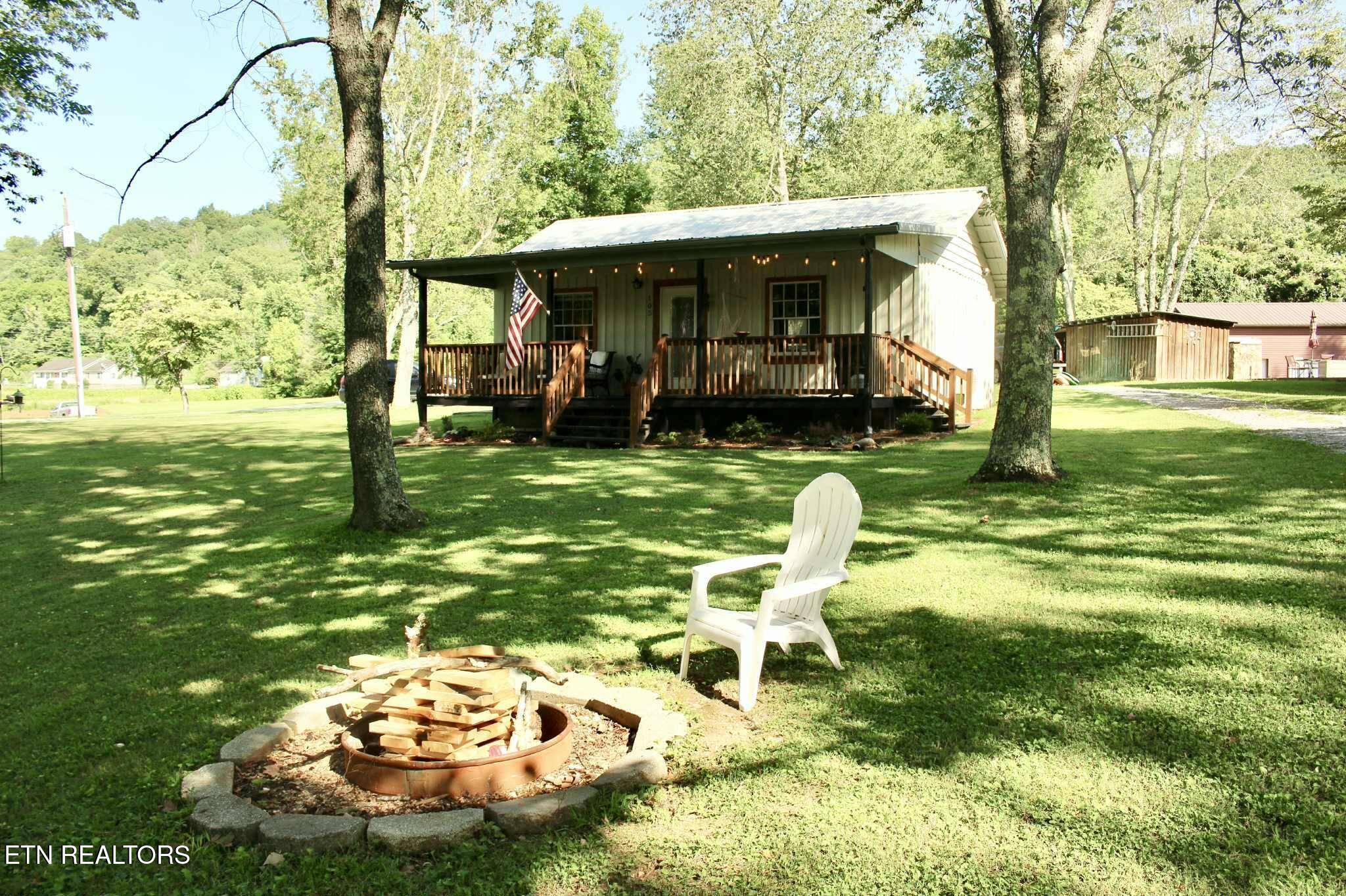 Kingston, TN 37763,105 Lakeshore View DR