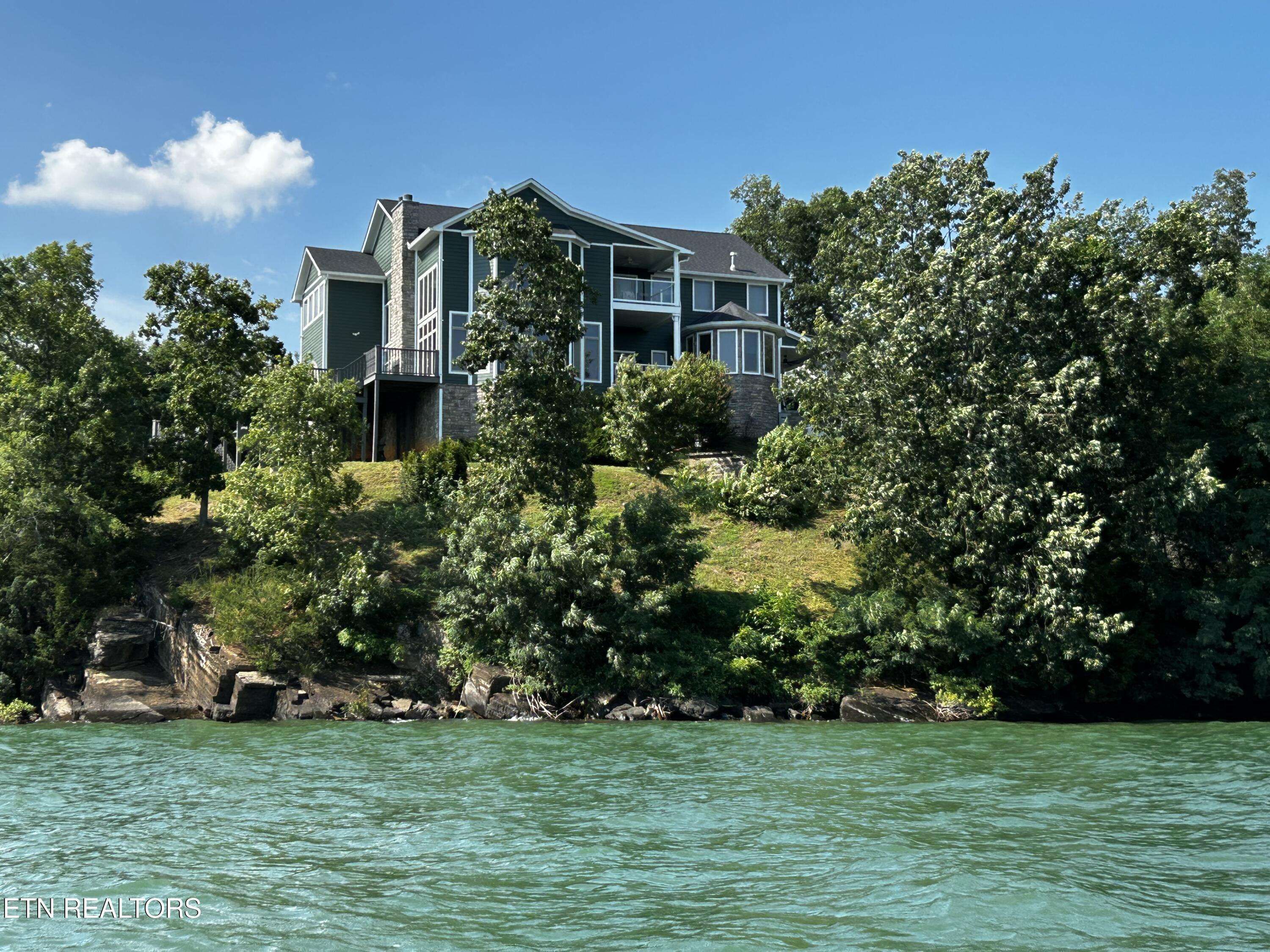 474 Trotline Rd, Dandridge, TN 37725