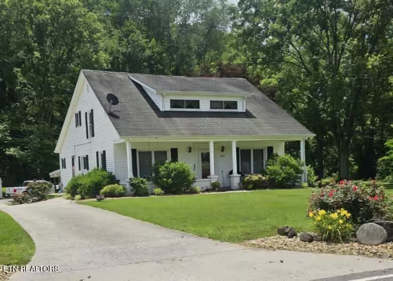 6894 Dr Thomas Walker Rd, Rose Hill, VA 24281