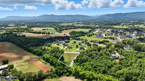 Maryville, TN 37804,3274 Whittenburg DR