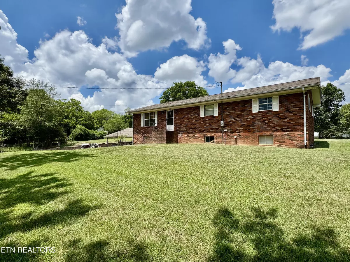 Maryville, TN 37803,2523 Graves Rd