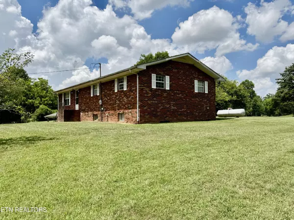 Maryville, TN 37803,2523 Graves Rd