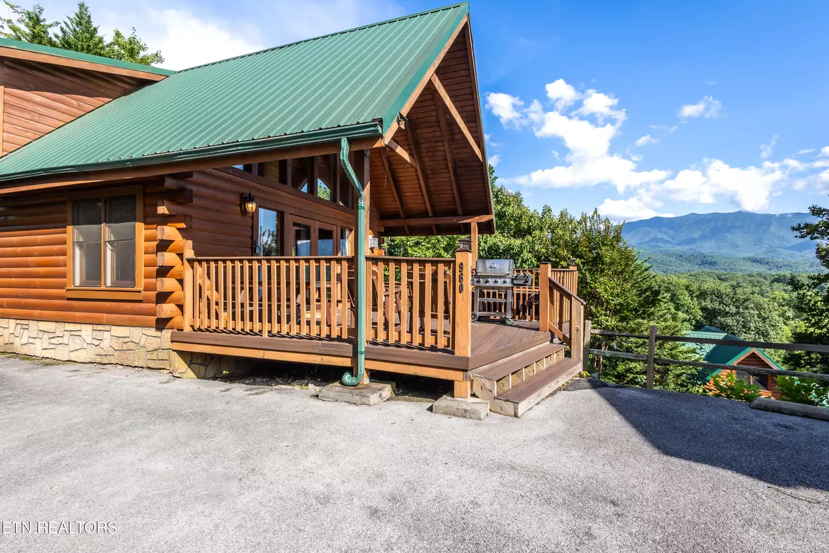 Gatlinburg, TN 37738,960 High Mountain WAY