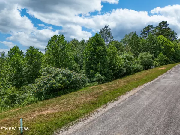 Lafollette, TN 37766,512 Cedar Gate LN