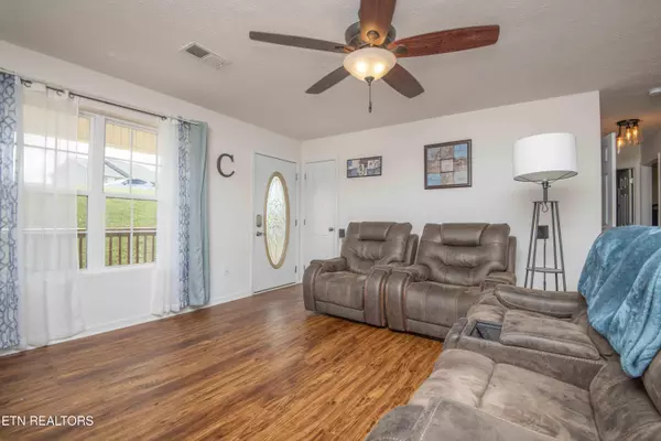 Jefferson City, TN 37760,1284 Jessica LOOP