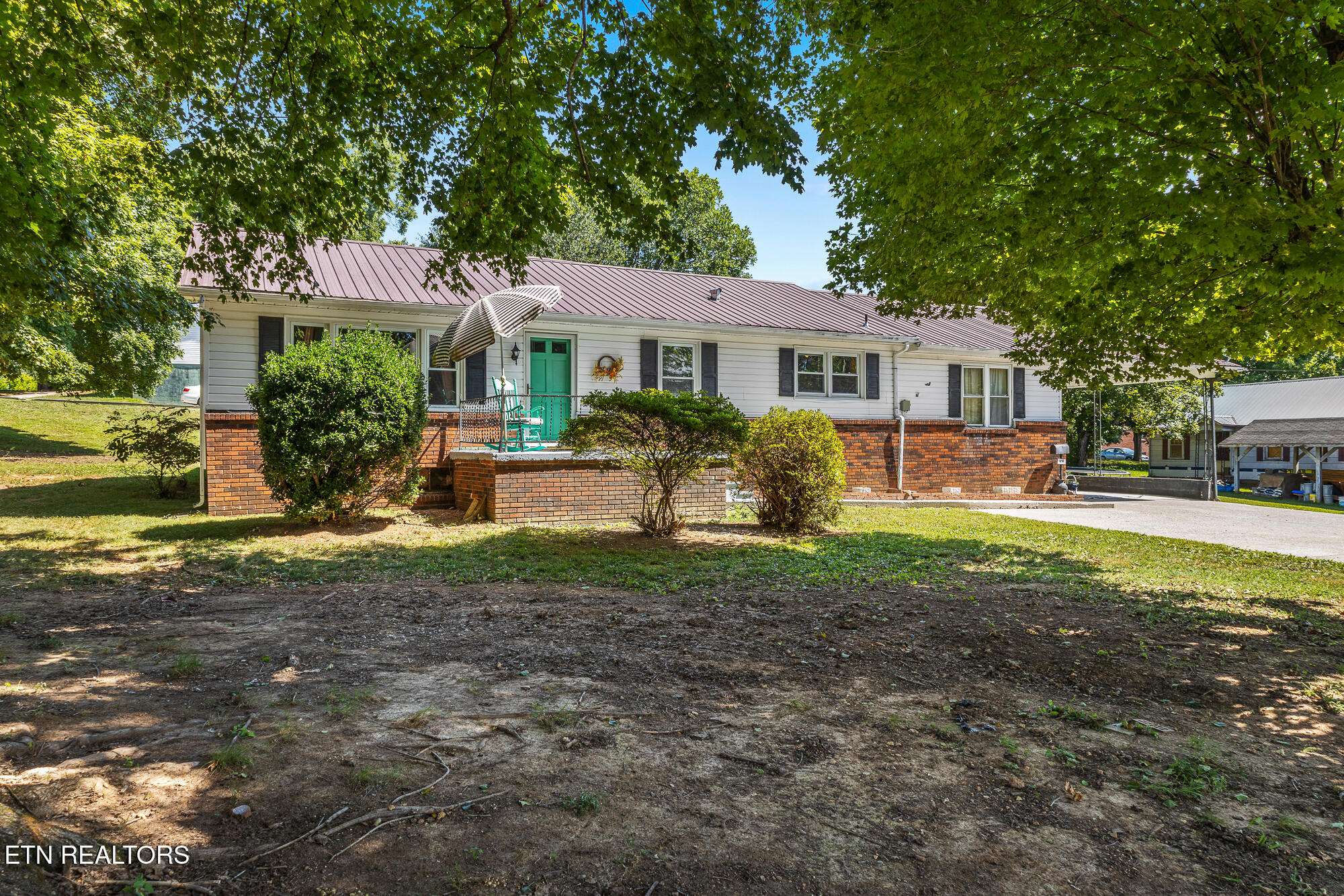 Sweetwater, TN 37874,806 Bennett St