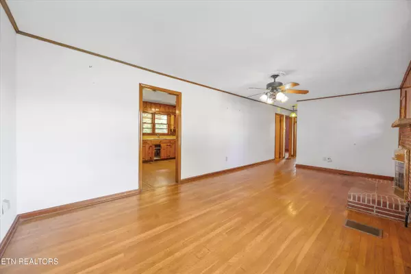 Kingston, TN 37763,107 Hillcrest LN