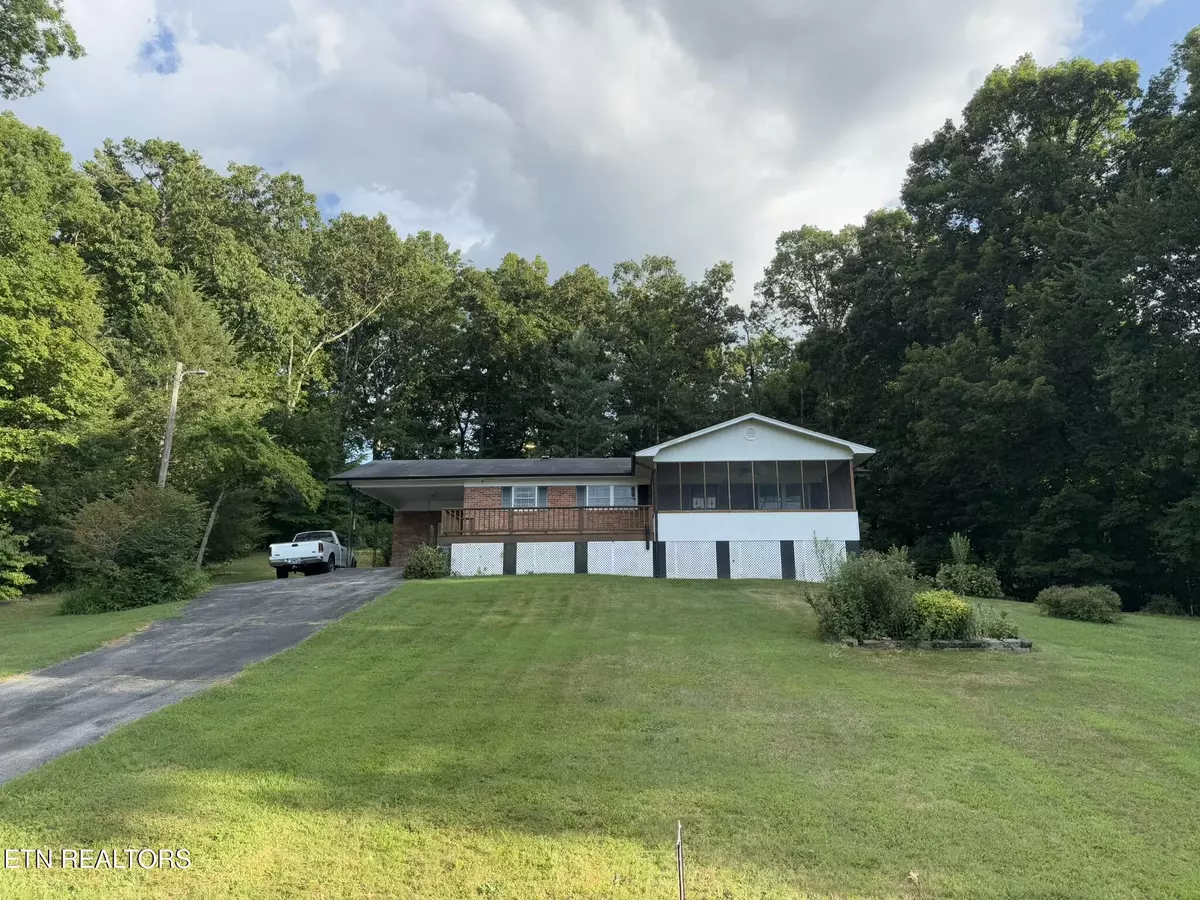 Loudon, TN 37774,340 Maple Hill Rd