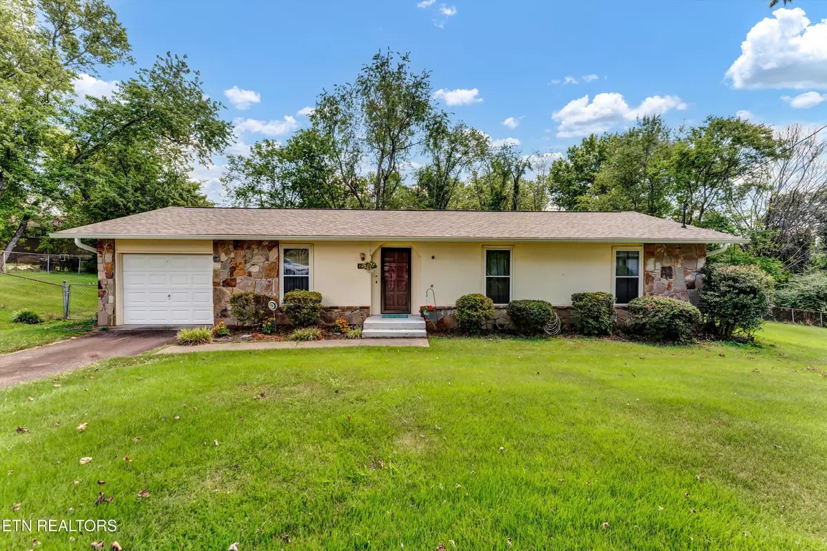 Knoxville, TN 37923,8914 Ripon CIR