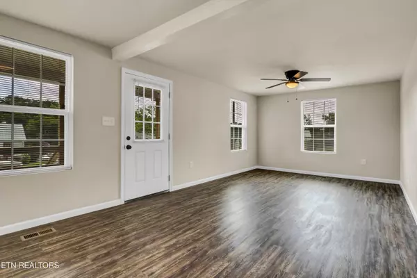 Rocky Top, TN 37769,409 Wallace Ave