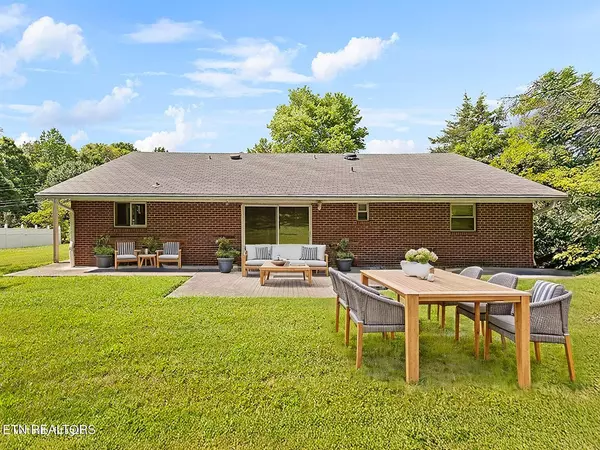 Knoxville, TN 37920,2904 Ginn DR