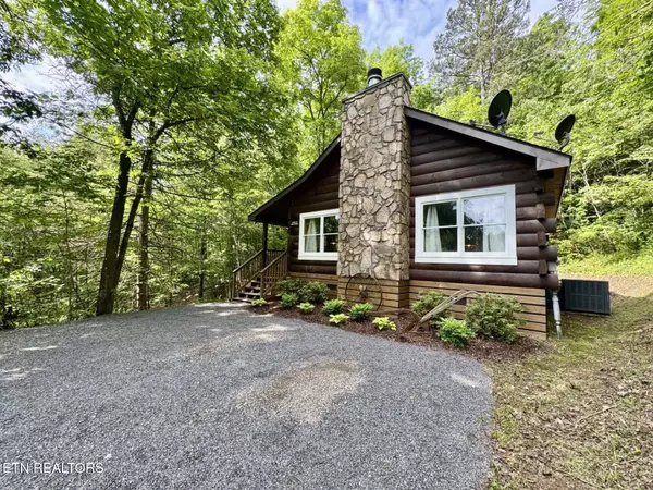 Sevierville, TN 37876,1140 River Divide Rd