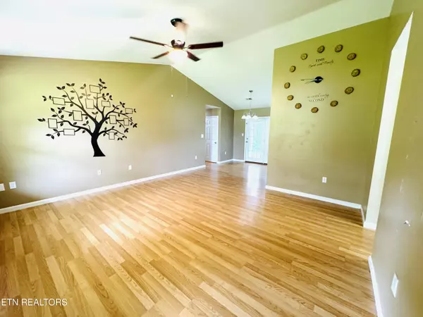 Oneida, TN 37841,276 Parkview DR