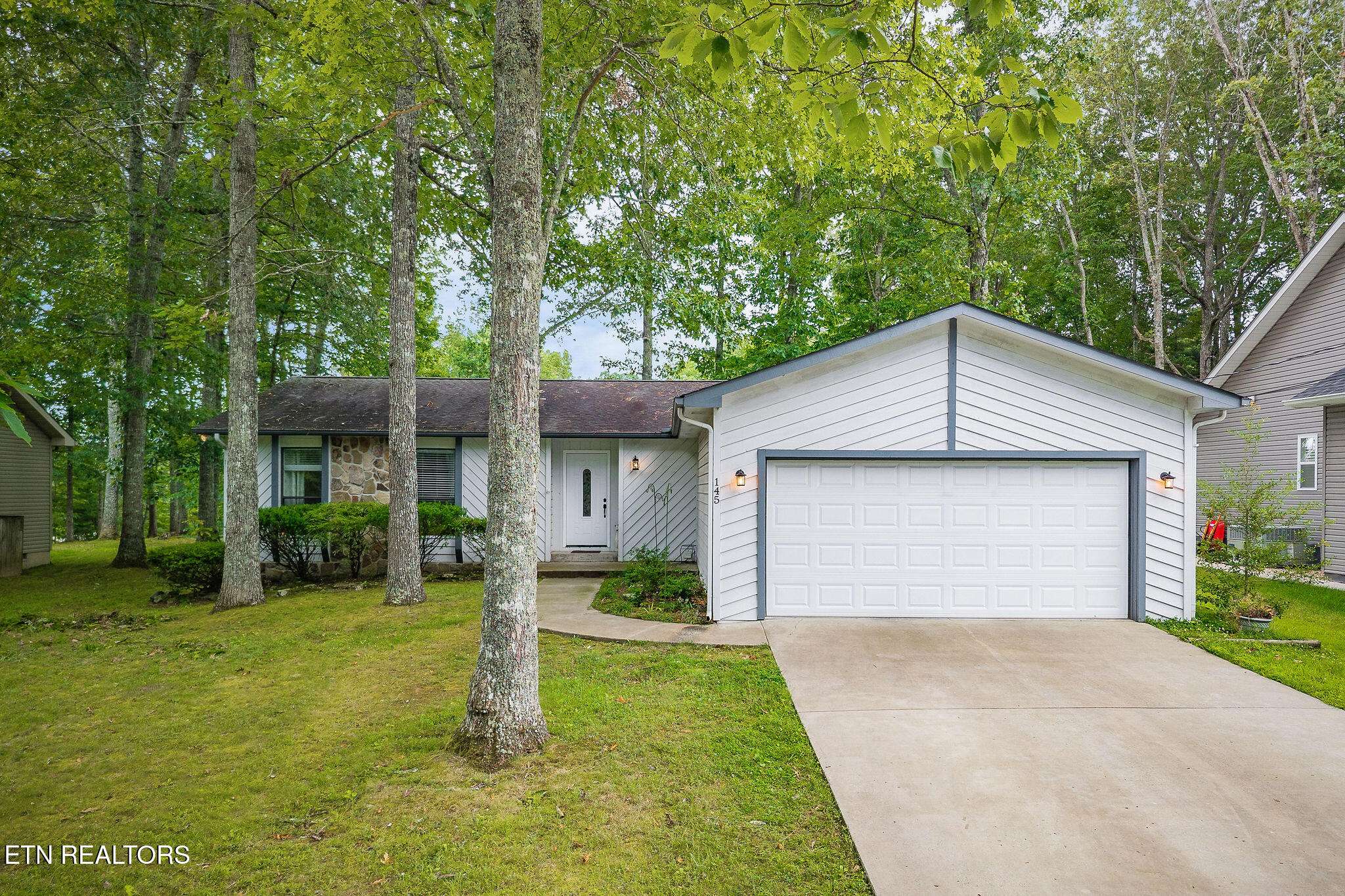 145 Anglewood DR, Crossville, TN 38558