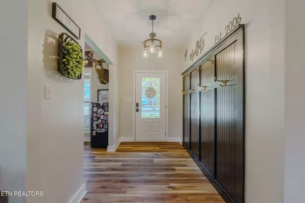 Powell, TN 37849,7159 Grizzly Creek LN