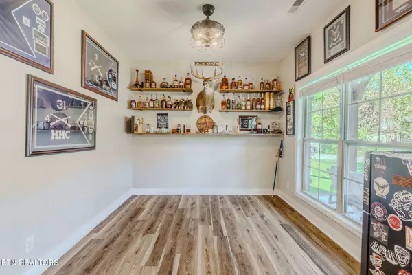 Powell, TN 37849,7159 Grizzly Creek LN