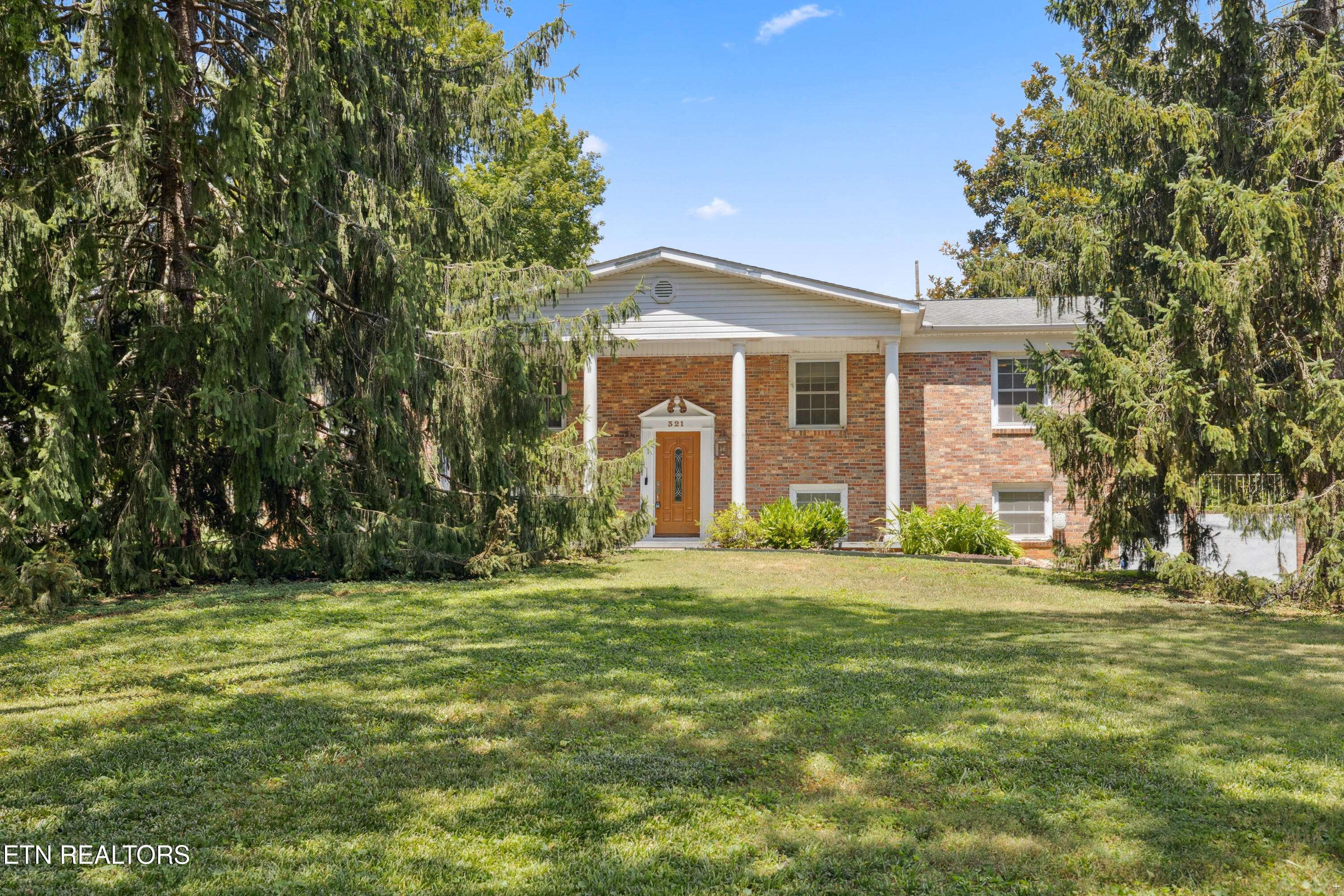 321 Sevenoaks DR, Knoxville, TN 37922