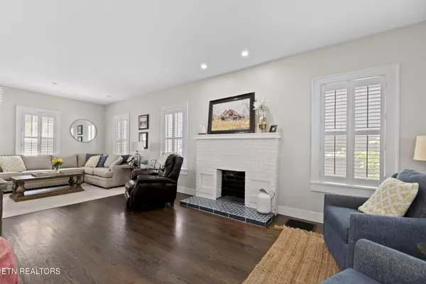 Knoxville, TN 37917,918 Luttrell St