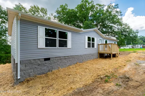 Oneida, TN 37841,200 Burnett LN