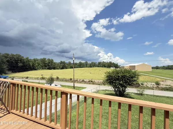 Oakdale, TN 37829,123 Powers LOOP