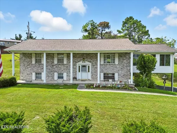 1719 Boone CIR, Tazewell, TN 37879