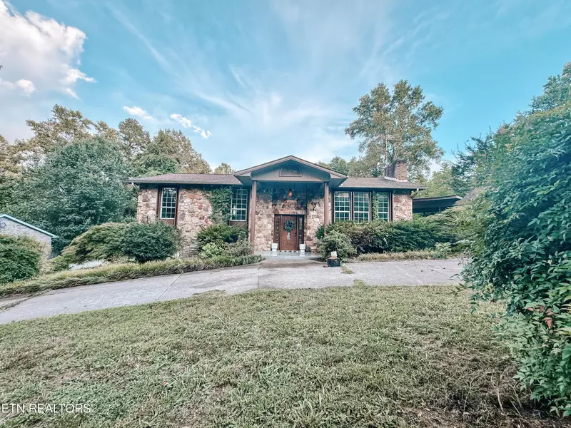 3332 Shagbark Rd, Powell, TN 37849