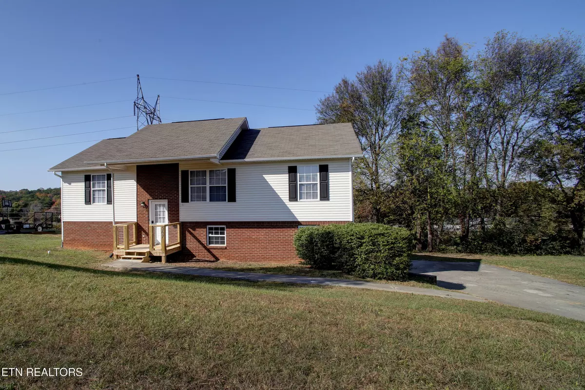Dandridge, TN 37725,567 Joshua DR