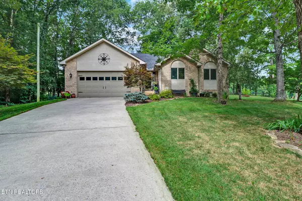 37 Clinebrook DR, Crossville, TN 38558