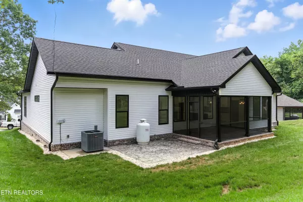 Loudon, TN 37774,207 Yona WAY