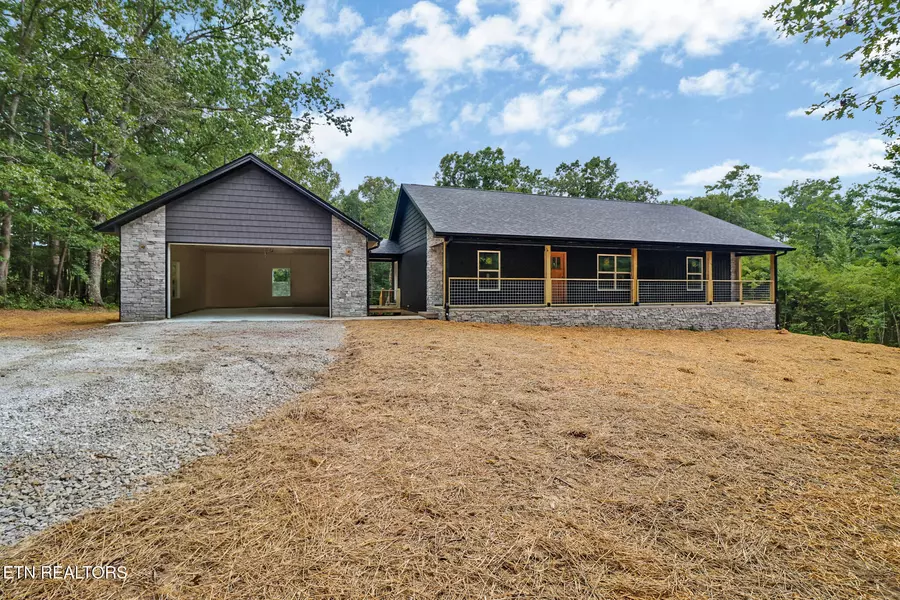 2759 Banner Springs Rd, Jamestown, TN 38556