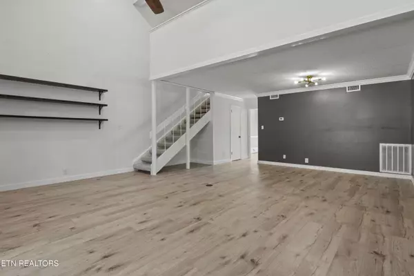 Knoxville, TN 37923,534 Canberra DR