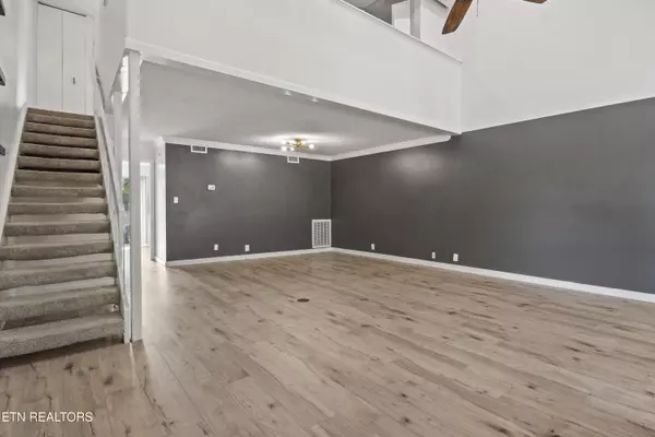 Knoxville, TN 37923,534 Canberra DR