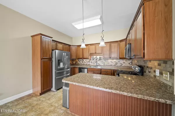 Lenoir City, TN 37771,521 Glenview CIR