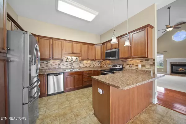 Lenoir City, TN 37771,521 Glenview CIR