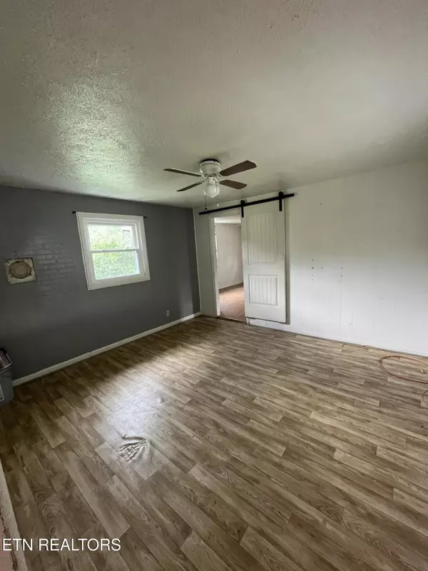 Johnson City, TN 37601,1902 Omaha LN