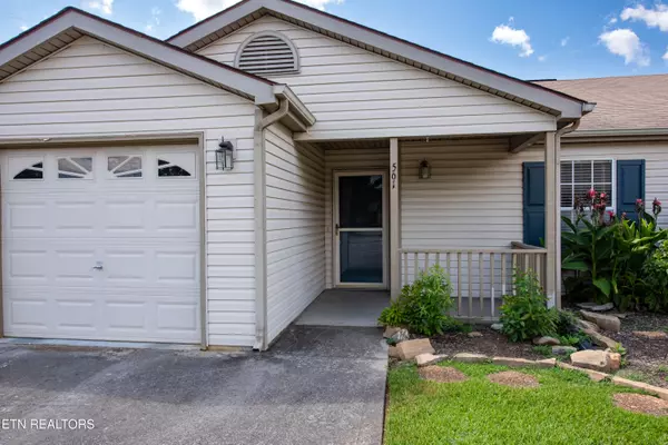 Maryville, TN 37801,561 Ravenwood DR
