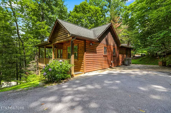 Gatlinburg, TN 37738,1127 Oak CT