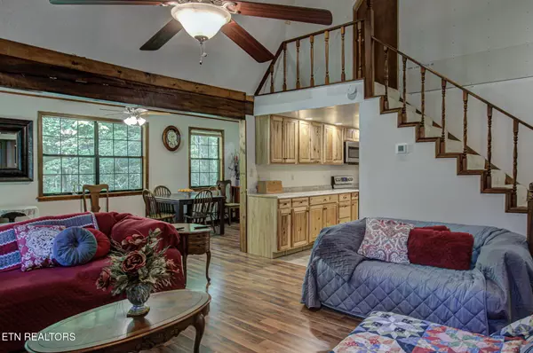 Cosby, TN 37722,223 Greywolf WAY
