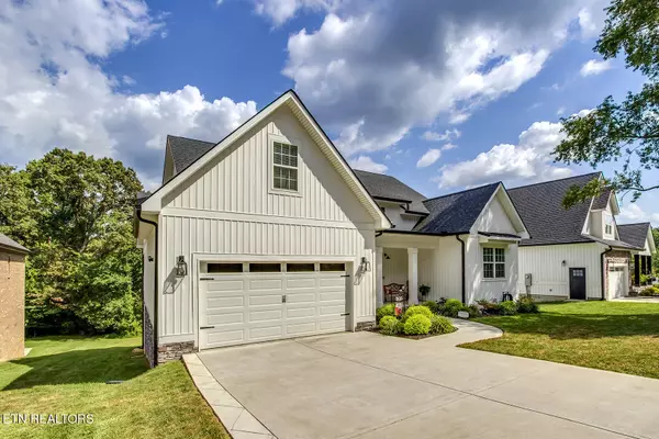 Loudon, TN 37774,308 Oostagala LN